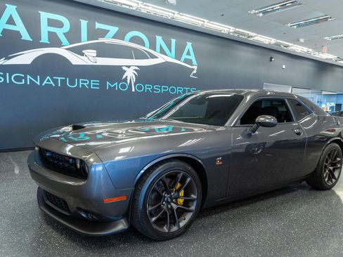 Used 2020 Dodge Challenger R/T Scat Pack RWD image 1