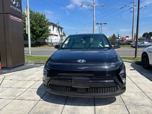 Certified 2024 Hyundai Kona SE FWD image 3