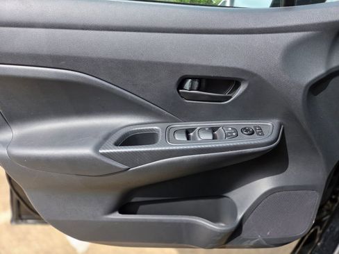 Used 2025 Nissan Versa S FWD image 26