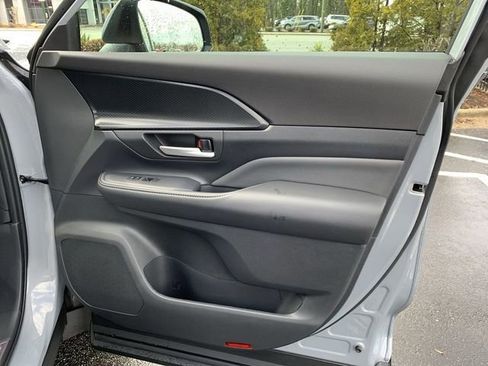 Certified 2026 Toyota Grand Highlander AWD Hybrid image 13