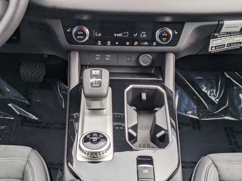 New 2026 Mitsubishi Outlander LE FWD image 19