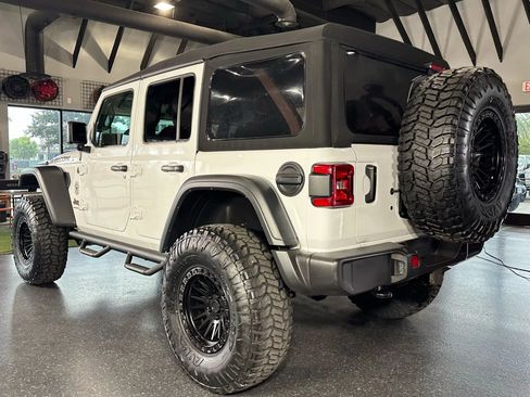 Used 2024 Jeep Wrangler Unlimited Rubicon w/ Convenience Group image 9