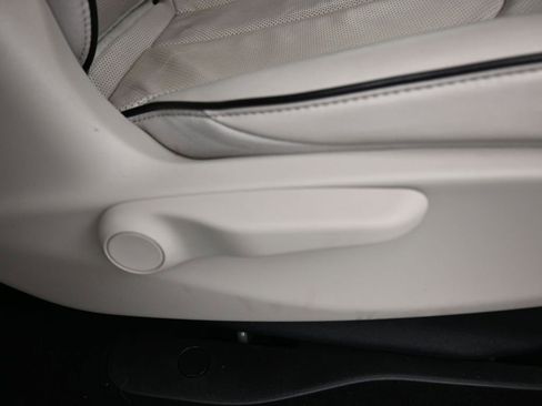 Used 2020 Chrysler Pacifica Limited w/ Advanced Safetytec Group image 52