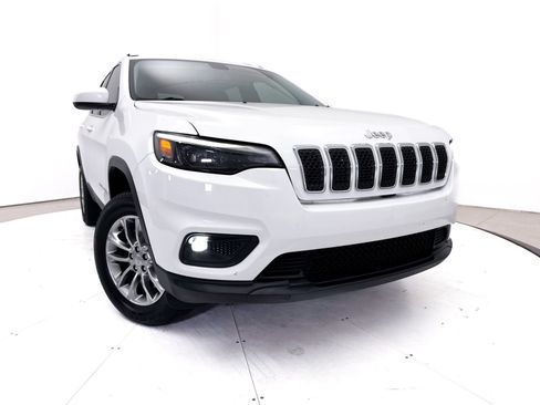 Used 2019 Jeep Cherokee Latitude Plus w/ Comfort/Convenience Group AWD/4WD image 6