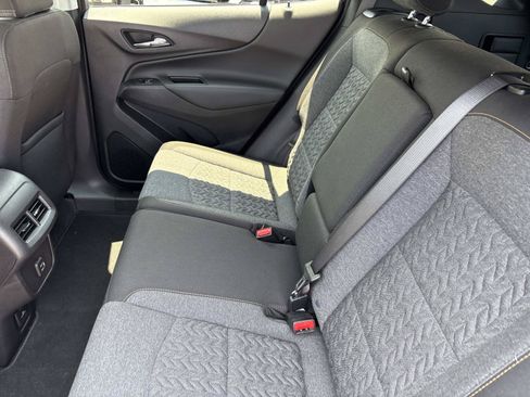 Used 2024 Chevrolet Equinox LT FWD image 33