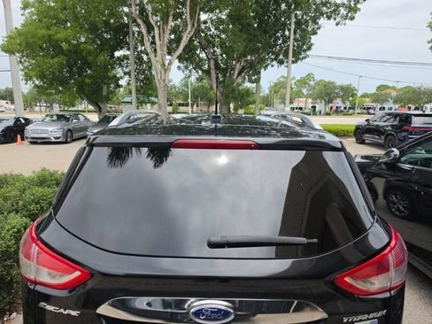 Used 2016 Ford Escape Titanium w/ Equipment Group 301A AWD/4WD image 7