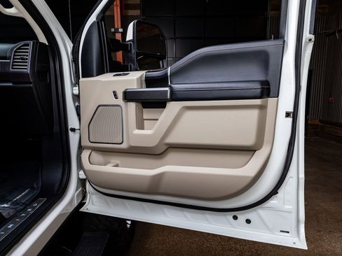 Used 2021 Ford F250 Limited w/ FX4 Off-Road Package image 36