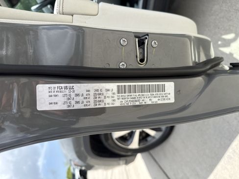 Used 2019 Jeep Cherokee Limited AWD/4WD image 33