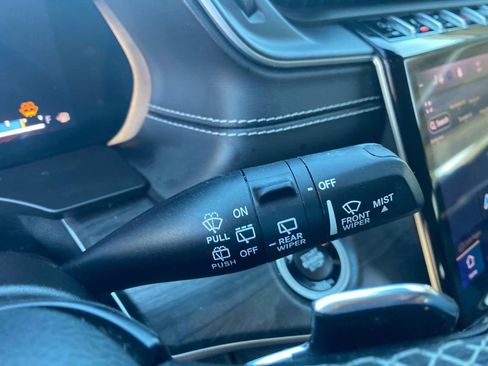 Used 2021 Jeep Grand Cherokee L Limited image 30