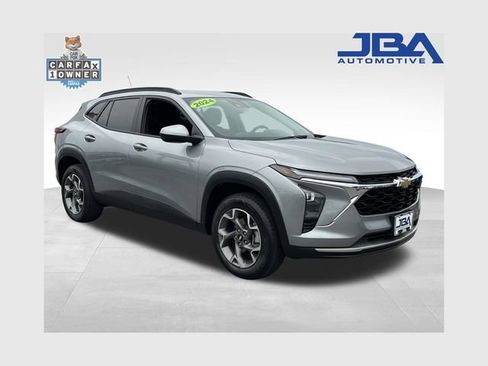 Certified 2024 Chevrolet Trax LT FWD image 1