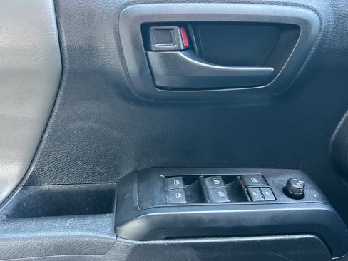Certified 2020 Toyota Tacoma SR w/ SR Convenience Package RWD image 11