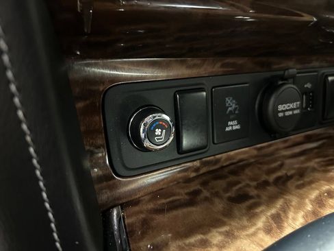 Used 2020 Nissan Armada Platinum w/ Captain's Chairs Package AWD/4WD image 20