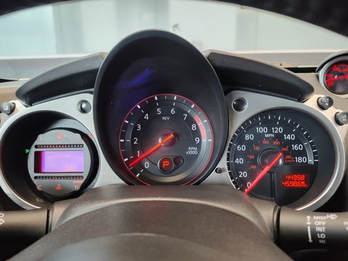 Used 2017 Nissan 370Z Coupe RWD image 19