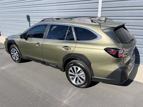 Used 2024 Subaru Outback Premium AWD/4WD image 22