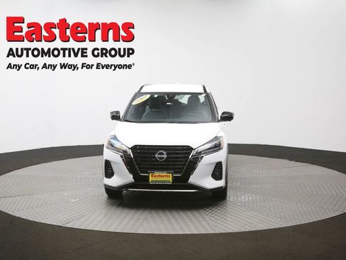 Used 2023 Nissan Kicks SR w/ SR Premium Package FWD image 54