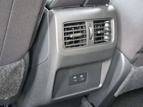 Used 2023 Nissan Rogue SV FWD image 13