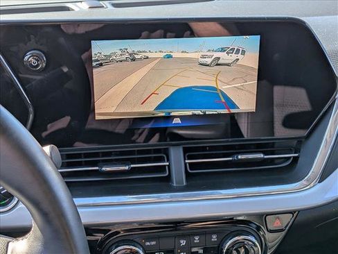 Used 2024 Chevrolet Trax LT w/ Driver Confidence Package image 13