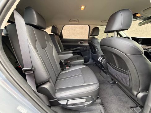 Used 2022 Kia Sorento EX image 20