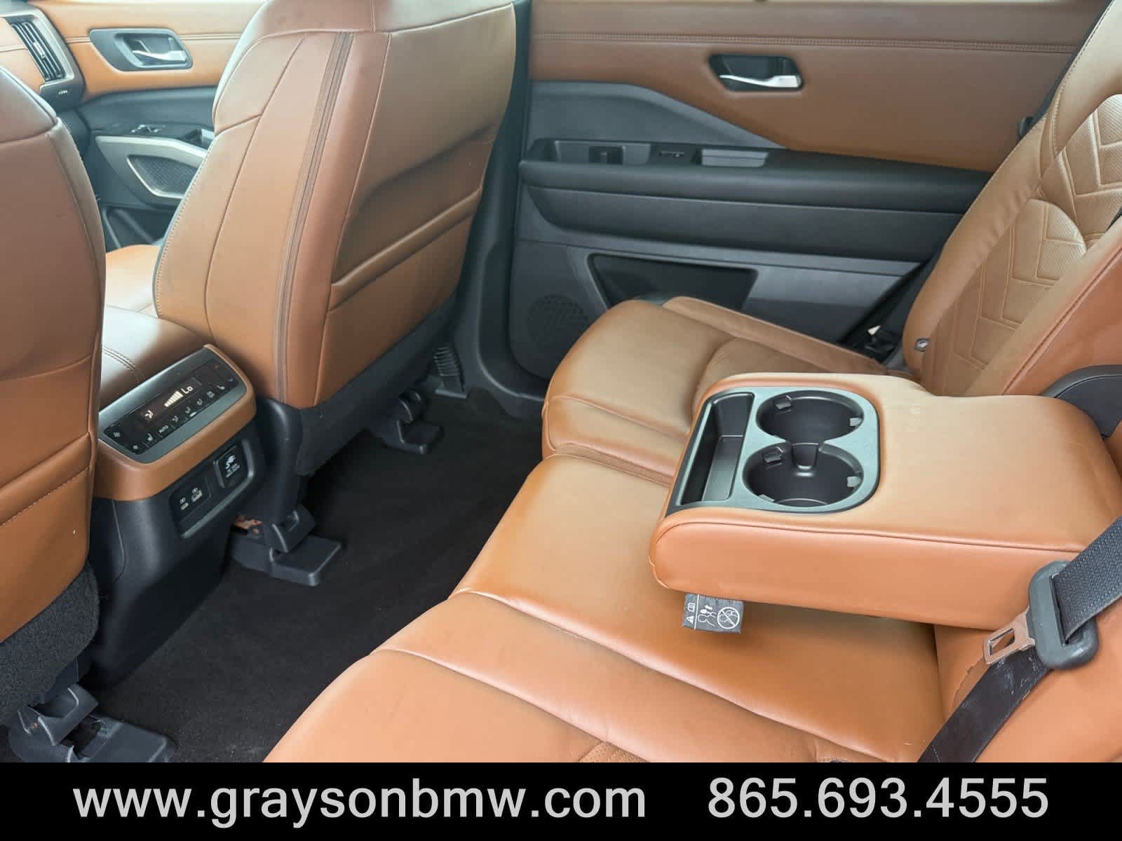 Used 2023 Nissan Pathfinder Platinum w/ Cargo Package AWD/4WD image 17