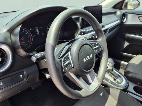 Used 2022 Kia Forte LXS FWD image 10