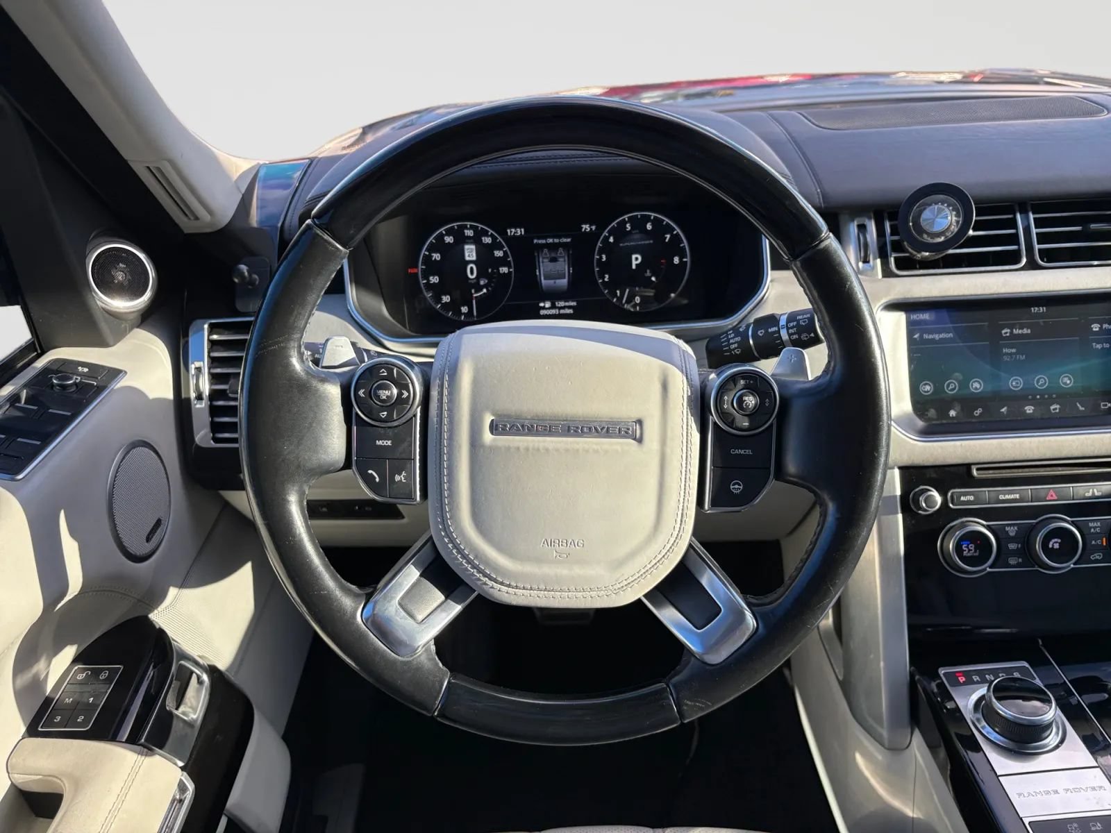 Used 2017 Land Rover Range Rover Long Wheelbase Autobiography AWD/4WD image 31