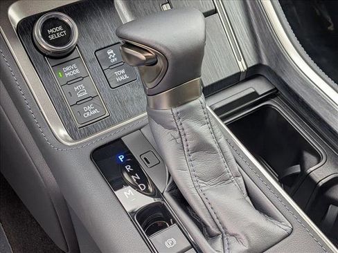 Used 2026 Lexus GX 550 AWD/4WD image 12