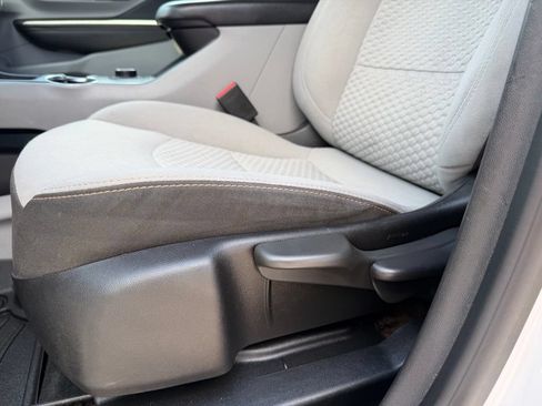 Used 2020 GMC Terrain SLE FWD image 12
