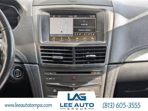 Used 2018 Lincoln MKT AWD image 20