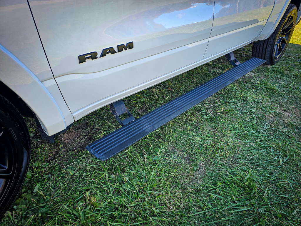 Used 2025 RAM 1500 Laramie w/ Night Edition AWD/4WD image 11