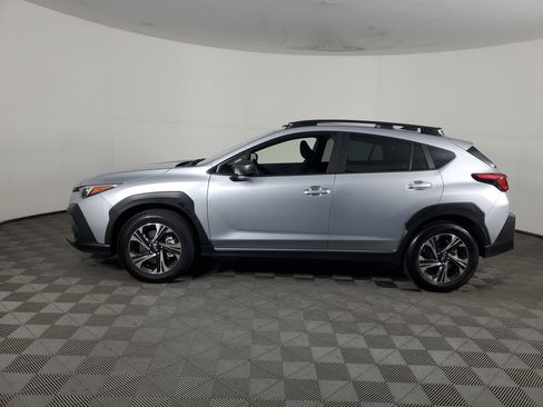 Used 2025 Subaru Crosstrek 2.0i Premium image 7