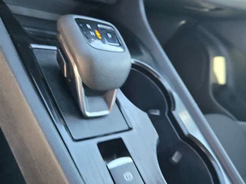 Used 2024 Nissan Rogue S FWD image 13