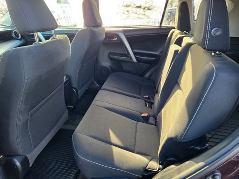 Used 2018 Toyota RAV4 XLE image 13