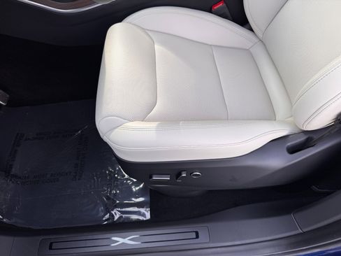 Used 2023 Tesla Model X image 24