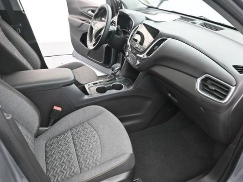 Used 2024 Chevrolet Equinox LT FWD image 30
