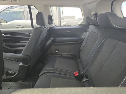 Used 2023 Jeep Grand Cherokee L Laredo w/ Luxury Tech Group I image 8