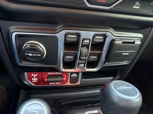 Used 2021 Jeep Gladiator Mojave w/ Cold Weather Group AWD/4WD image 56