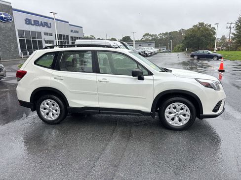 Used 2023 Subaru Forester image 2