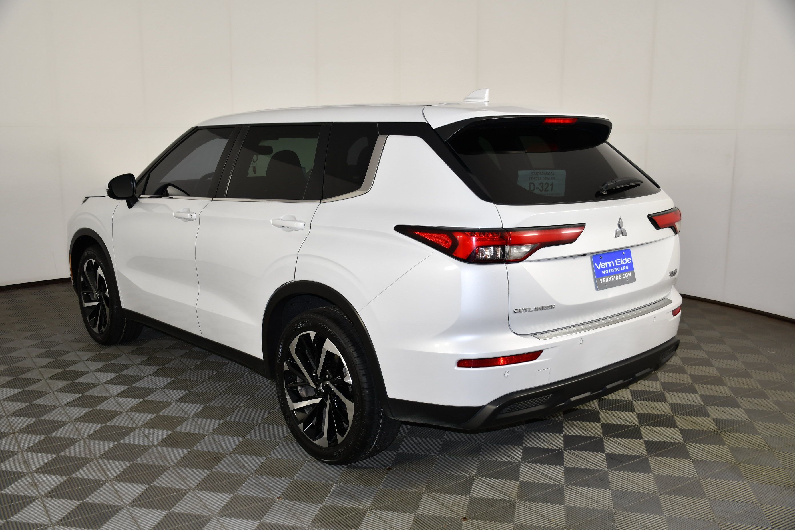 Used 2022 Mitsubishi Outlander ES AWD/4WD image 7
