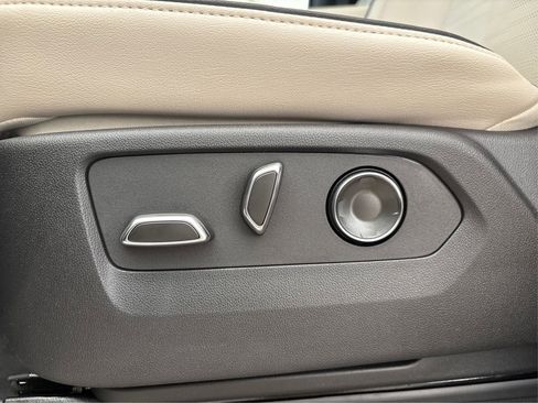 New 2025 Cadillac Escalade ESV Sport w/ Touring Package image 32