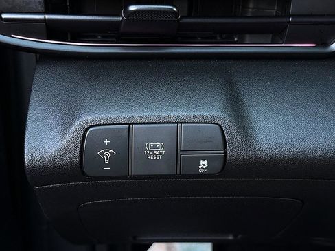 Certified 2025 Hyundai Elantra SEL FWD image 16