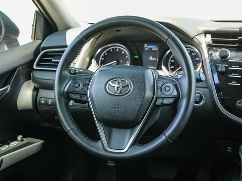 Certified 2019 Toyota Camry SE w/ Convenience Package FWD image 16
