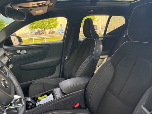 Used 2023 Volvo XC40 Recharge Ultimate AWD/4WD image 18