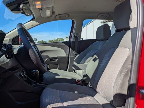 Used 2020 Chevrolet Sonic LT image 14