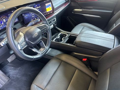 Used 2025 Chevrolet Traverse Z71 AWD/4WD image 11