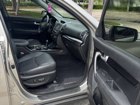 Used 2015 Kia Sorento EX FWD image 10