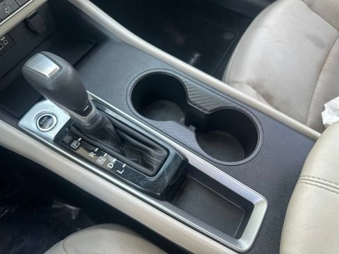 Used 2025 Nissan Altima 2.5 SV FWD image 12