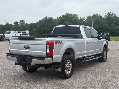 Used 2017 Ford F250 Lariat w/ Lariat Ultimate Package AWD/4WD image 6
