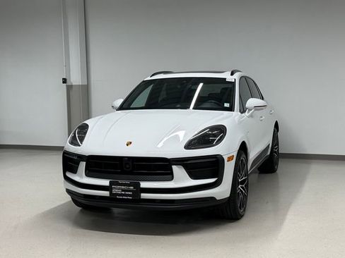 Certified 2026 Porsche Macan AWD/4WD image 1