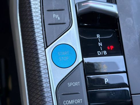 Certified 2025 BMW i4 eDrive40 image 28