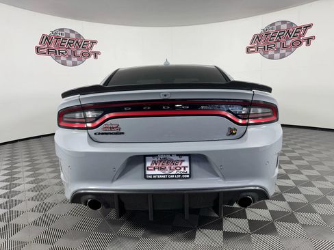 Used 2022 Dodge Charger Scat Pack w/ Navigation & Travel Group image 6